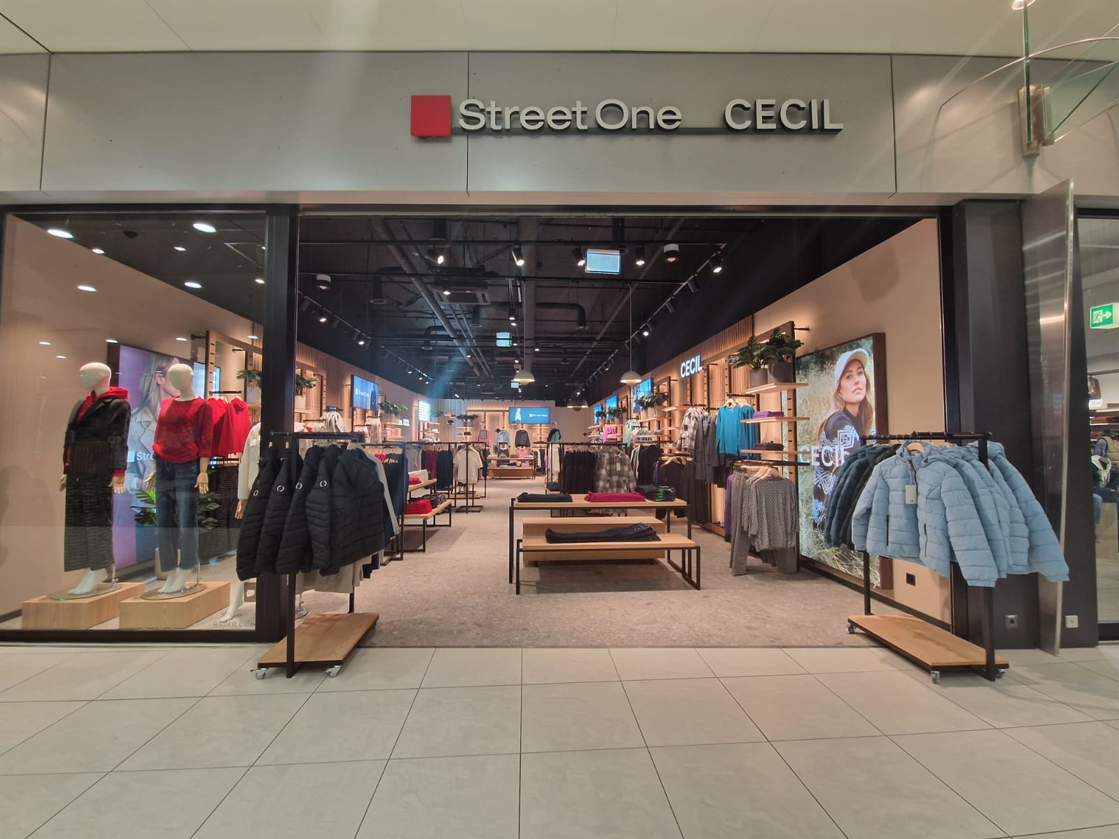 Kriens Pilatusmarkt Street One CECIL