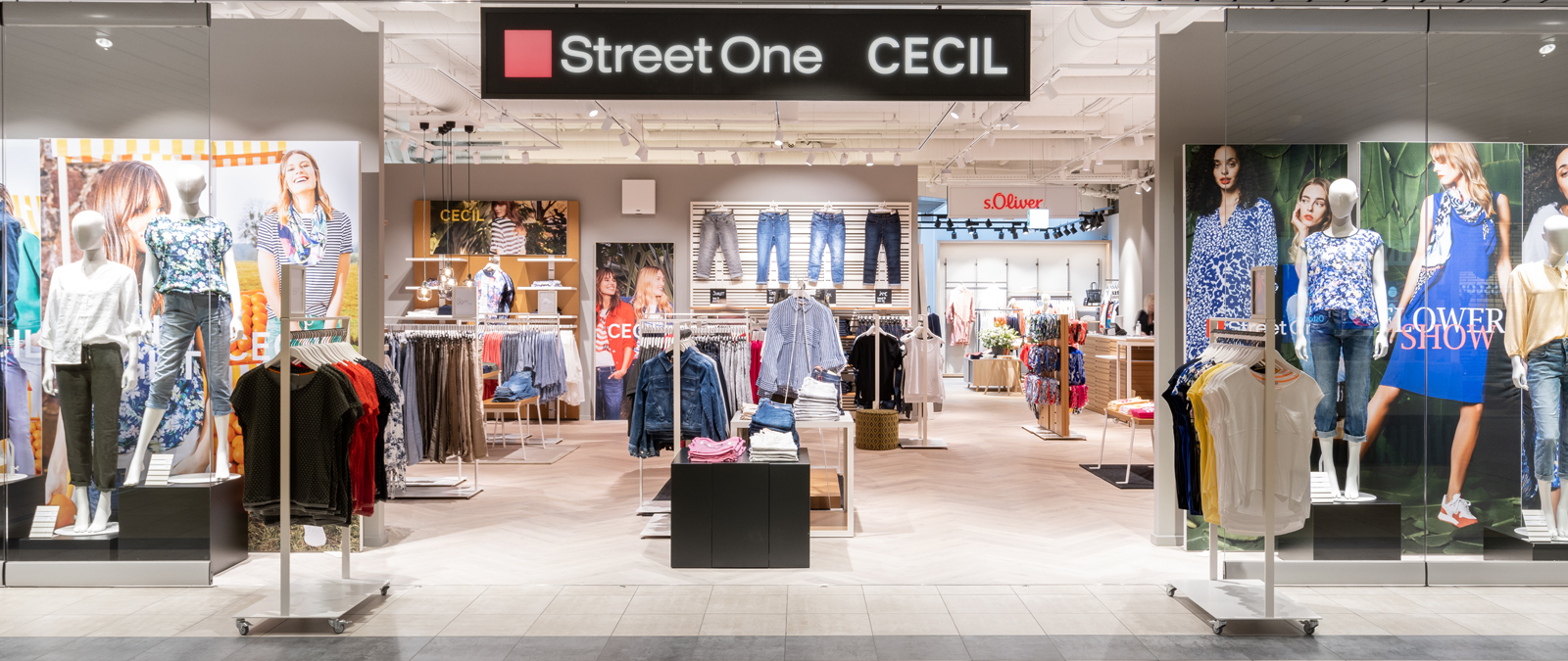 Ibach Mythen-Center Schwyz Street One CECIL